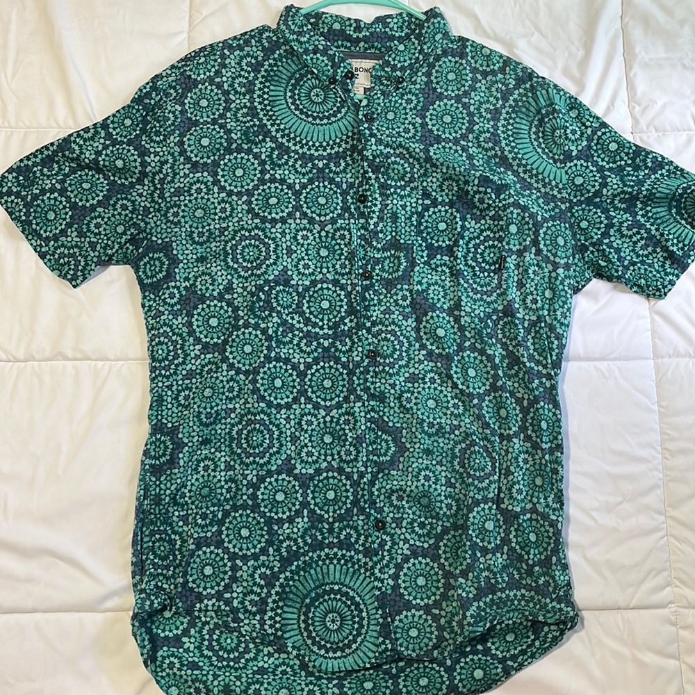 Billabong Men’s Abstract Geometric Psychedelic Print Button Up Shirt Large